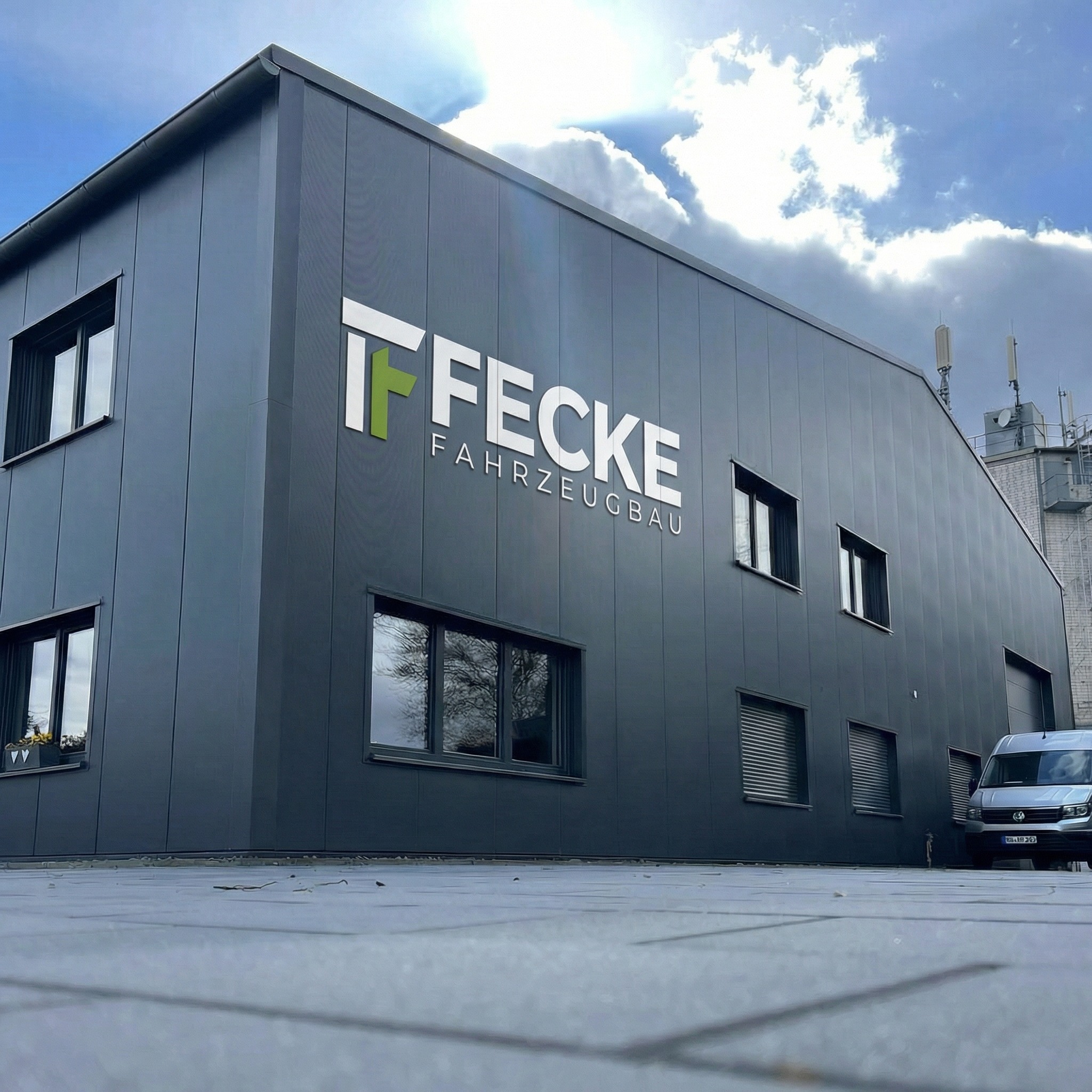 Fecke Fahrzeugbau - mobile Sanitärlösungen in Delbrück